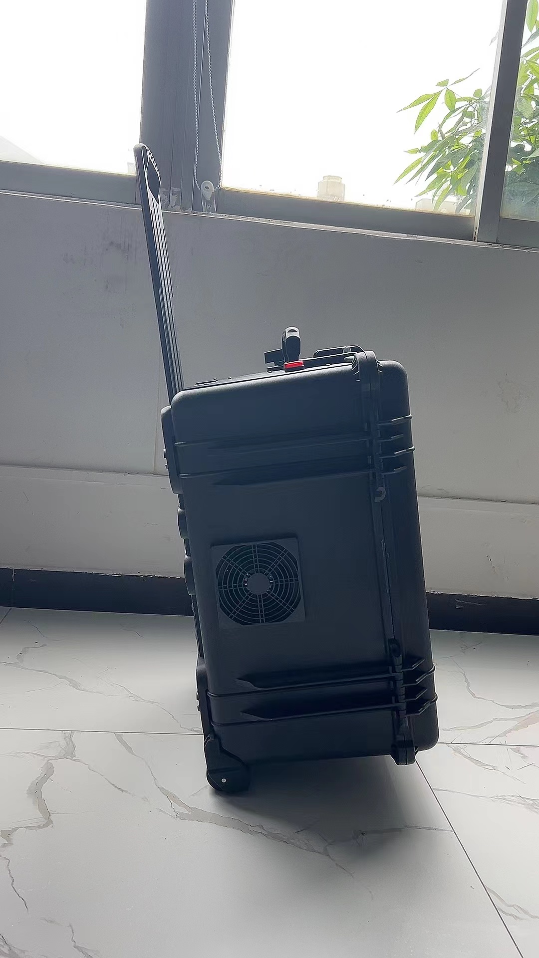 惠城手拉箱型移动通信干扰器